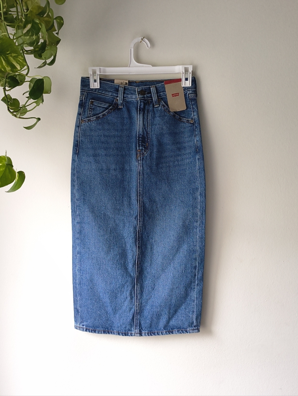 Levi's NWT Deconstructed Midi Denim Skirt Medium Wash Sz 24